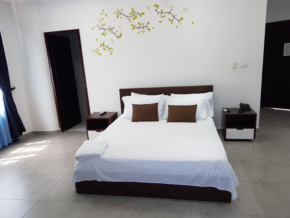 Hotel Plaza Real Montelíbano Kültér fotó